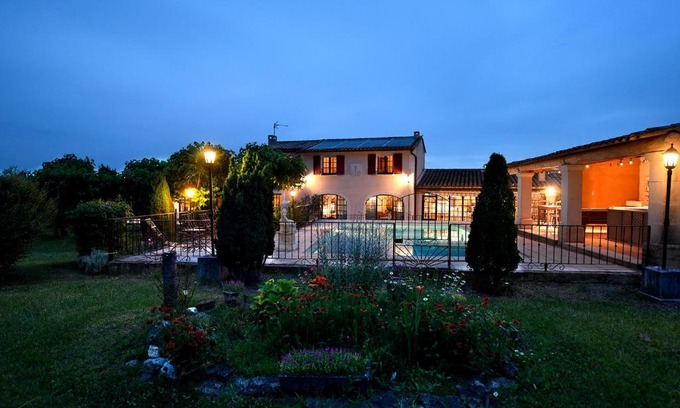 Oppede House | Bastide Les Basses Royères