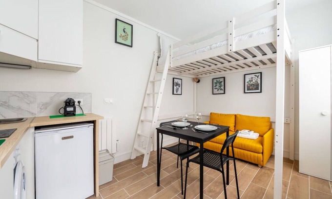 Epinettes Apartment | Batignolles: Fully Equipped Studio