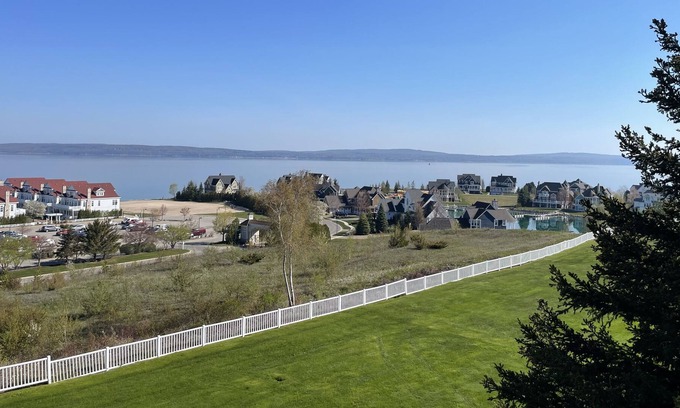 Bay Harbor Condo | Bay Harbor Condo With Spectacular Lake Michigan Views