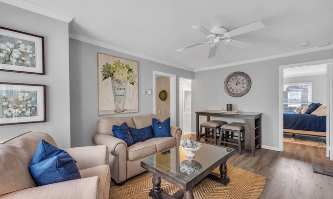 Avon Apartment | Bay Head Condo! One bedroom with Guest room + 3 homes from Ocean!