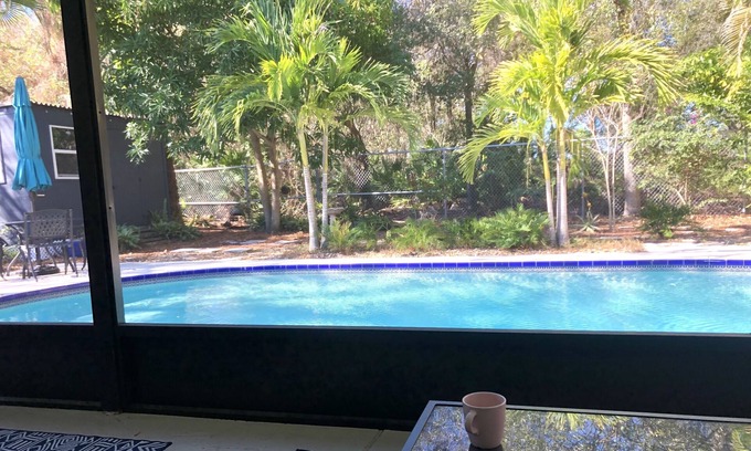 Clearwater House | Bay to Shore 3/2 Peaceful Family Pool House