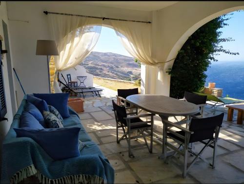 Kato Aprovatou House | Bay View