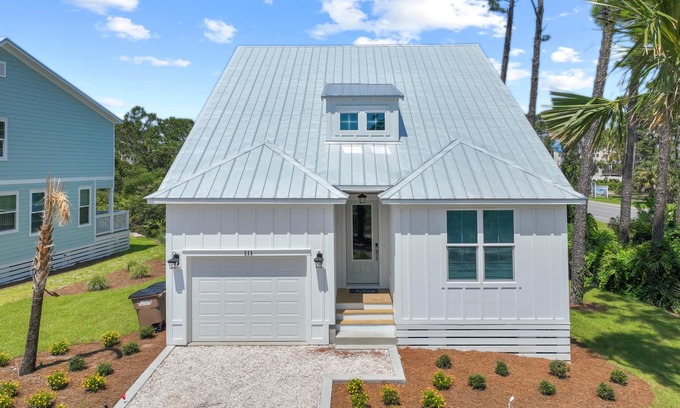 Cape San Blas House | Bay View, Pet Friendly, Steps to the Beach, Pool, PickleBall Courts, & Kids Nook