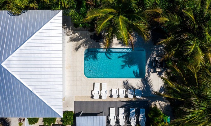 Anna Maria Villa | Bayfront Bliss! Pool, BBQ and Dolphin Views!