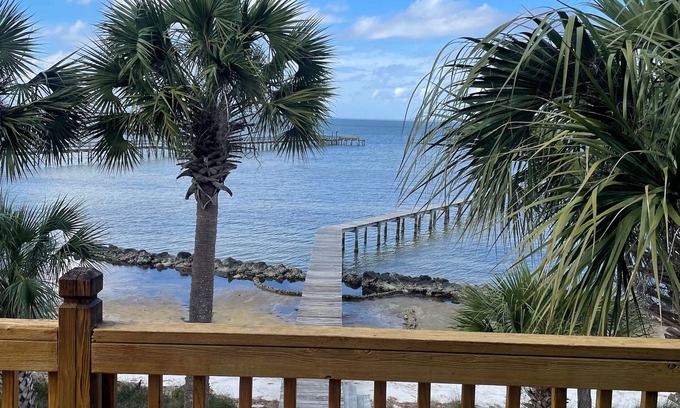 Plantation House | BAYFRONT - Old Florida Style Cottage w/private dock!