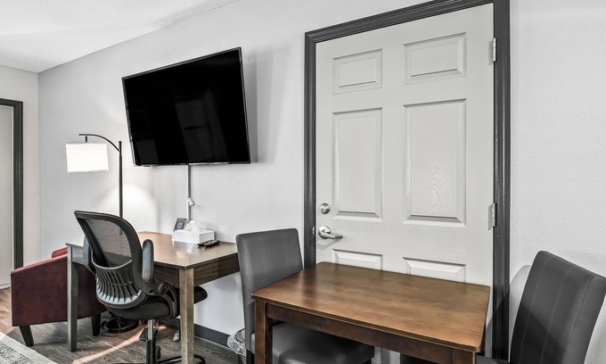 Ocala Hotel | Baymont by Wyndham Ocala Suites