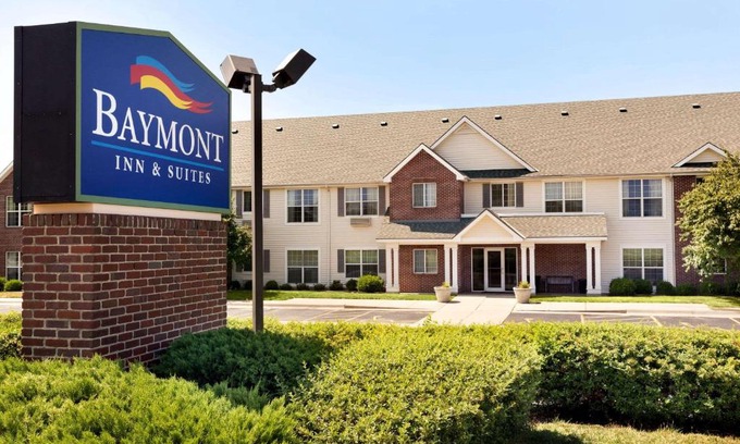 Greenwich Hotel | Baymont by Wyndham Wichita East