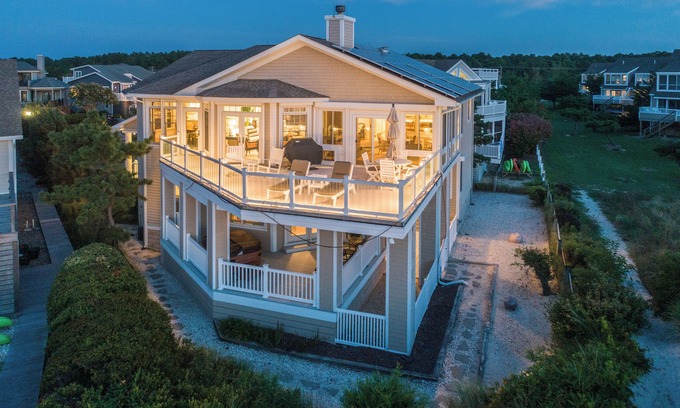 Lewes House | BAYSIDE PARADISE - 6BD, 4.5BA - Sleeps 12 - Spectacular Beachfront Home!