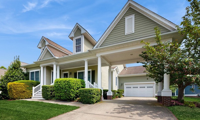 Sun Ridge House | Bayside Resort house with pool, lakefront, golf on-site, & tennis court