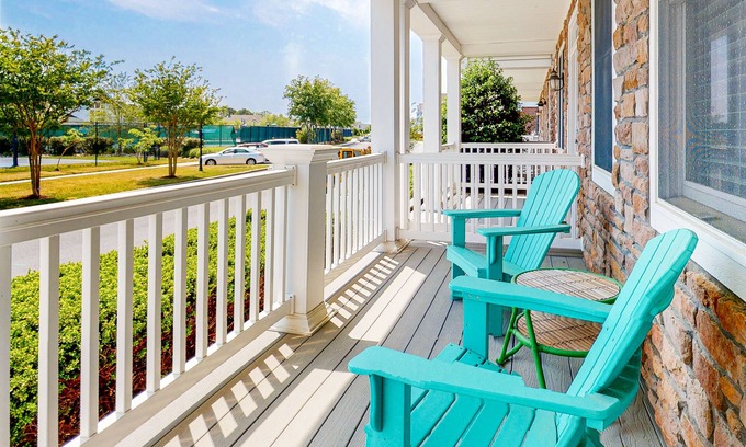 Sun Ridge House | Bayside Resort townhouse w/gym, private gas grill, pool, and free WiFi
