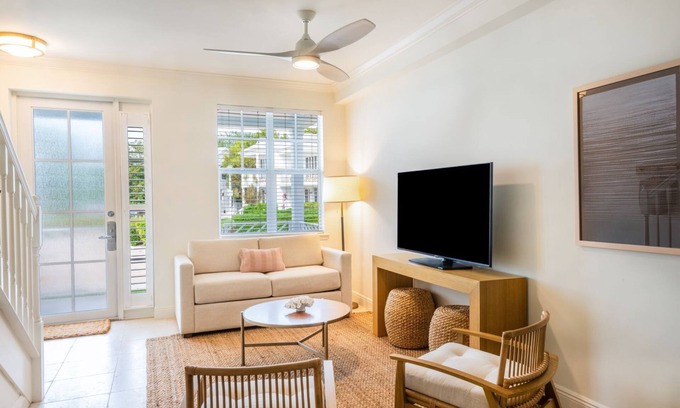 Islamorada Villa | Bayside Tranquility: 3 Relaxing Villa w/Spacious Living Area & Kitchen