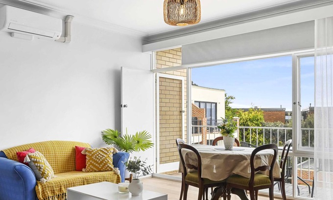 Geelong Apartment | Bayview Apartment I Central Coastal Comfort