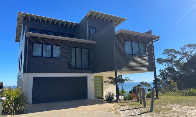 Brisbane Waterfront House | Bayview Breeze