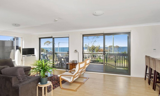 Mollymook Beach House | Bayview - Magnificent Mollymook Beach