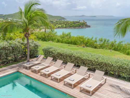 Grand Case Villa | Be Happy à pied de Friar's Bay face au coucher de soleil