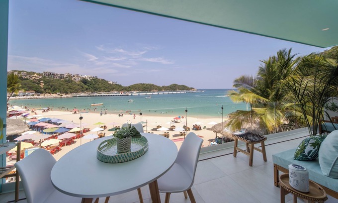 Santa Maria Huatulco Condo | Beachfront condo in the beautiful bay of Santa Cruz - your ultimate vacay awaits