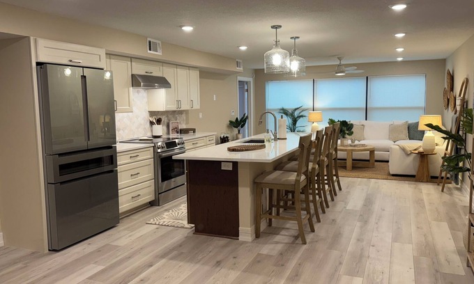 Park Shore Condo | BE THE FIRST to indulge in this NEWLY renovated Condo in Park Shore Naples!
