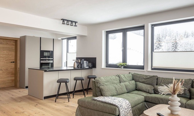 Sankt Martin am Tennengebirge Apartment | Beautiful apartment for 6 guests with WIFI, pool, TV, terrace and parking