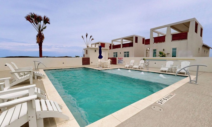 Port Aransas House | Beach Access, Private Hot Tub, Pet Friendly, Shared Pool