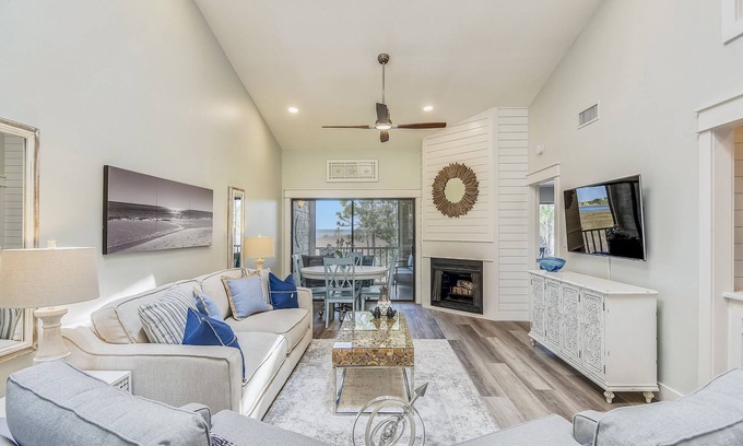 Sandestin House | Beach and Bay for Days | Water Views | Golf Cart | Walk to Beach & Baytowne Wharf!