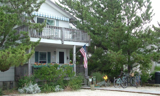 Harvey Cedars House | Beach apt., close to water, close to town. Fall '25 ready 4 you. 2month minimum