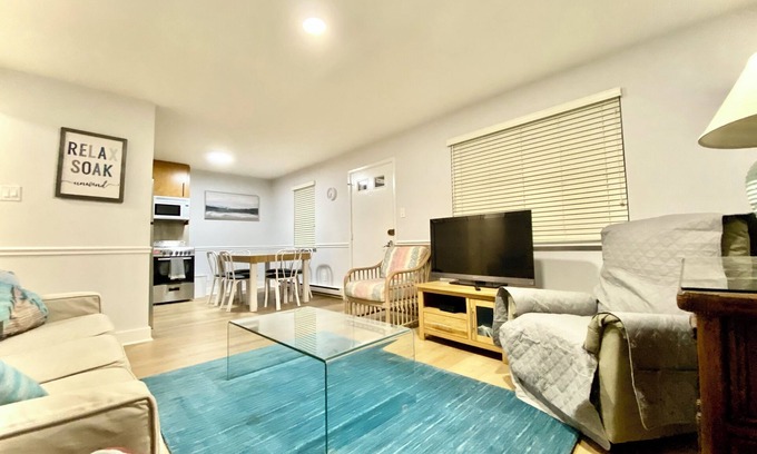 North End Condo | BEACH BLOCK 2 MIN Walk to OC Beach&Downtown. No Hassle Location.New Bath-Kitchen