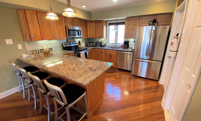 Brigantine Condo | Beach Block condo, 2 bed, 2.5 bath short or long-term rental this offseason.