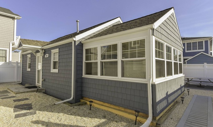 Ortley Beach Cottage | Beach Block Cottage, 5 Houses to the beach!