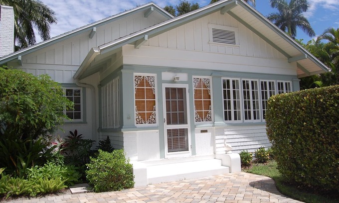 Old Naples House | Beach block near Pier shops and restaurants, Historic cottage 3 bedrooms 2 1/2 B