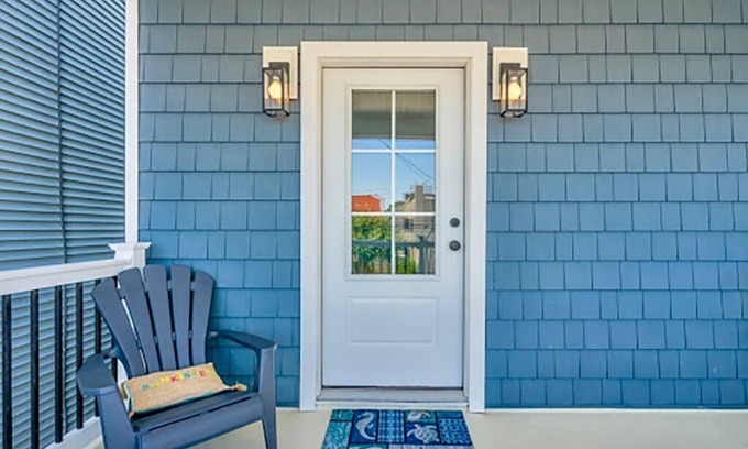 North End Condo | BEACH BLOCK! Walk to beach, boardwalk, and shopping! sleeps 6