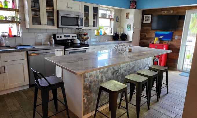 Pompano Beach House | Beach, Boating Artist Ranch House with Pool/Hot Tub