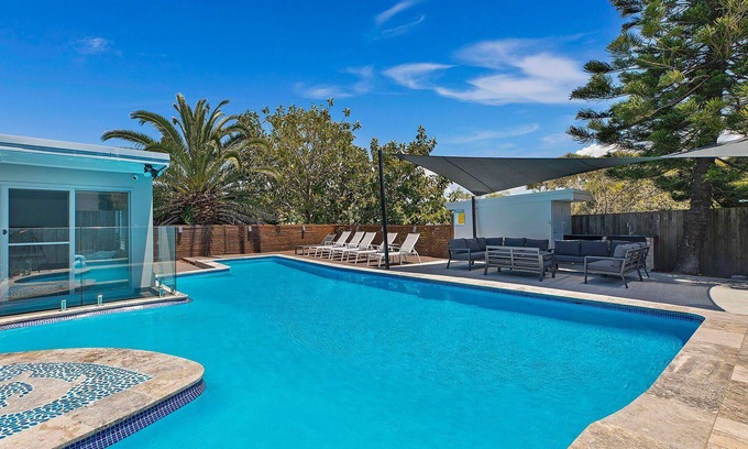 Forresters Beach House | Beach Breeze - Forresters Beach