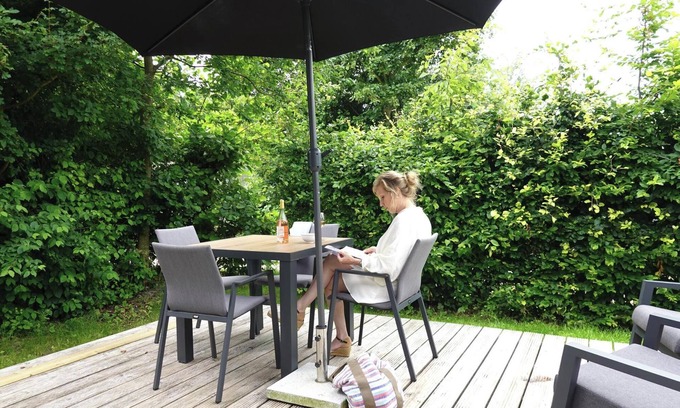 Sint Maartensvlotbrug House | Beach bungalow Strand49 close to the sea 2 bathrooms 2 bedrooms WiFi garden furniture