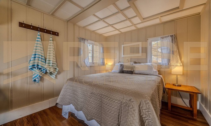 Lake Ozark House | Beach Cabin #4, Private/Shared Beach - Cabin #4