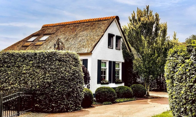 Heel House | Beach Cottage