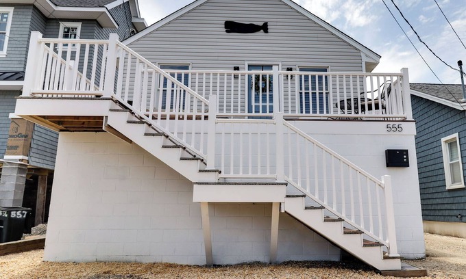 Manasquan Cottage | Beach cottage two blocks from the beach