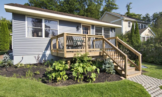 Lake George Cottage | Beach Cottages at Lake George