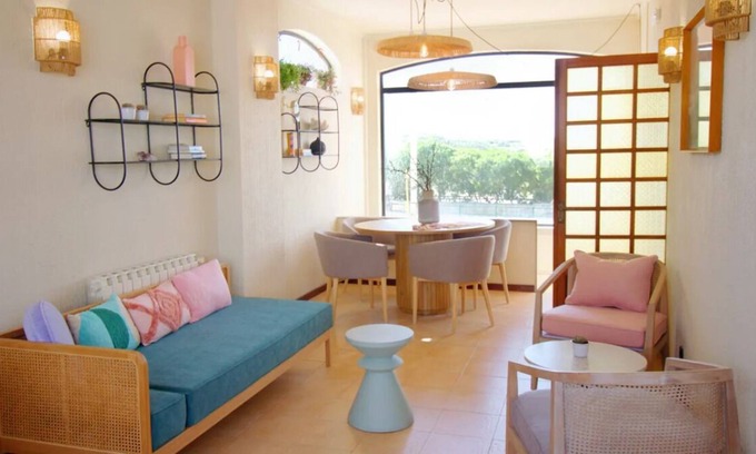 Praia das Macas House | Beach Escape in Algarve! Pet-friendly Hotel with Free Parking, Near Maçãs Beach!