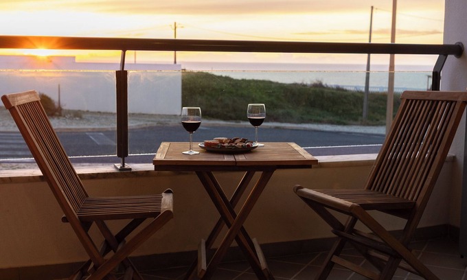 Torres Vedras Apartment | Beach front, 2-bedroom apartment in Santa Cruz