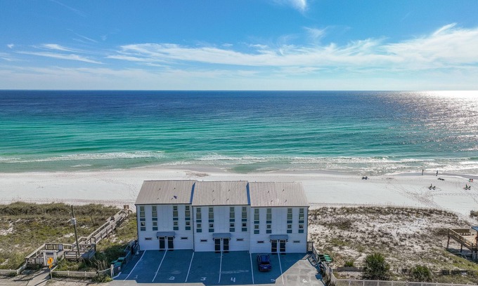 Avalon Beach Estates House | Beach Front 5/4 Bedrooms/5 Beds/3.5 Baths/Sleeps 10/Private Beach!