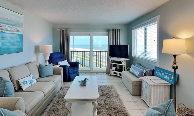 Flagler Beach Condo | Beach Front Condo with Balcony and Resort Amenities