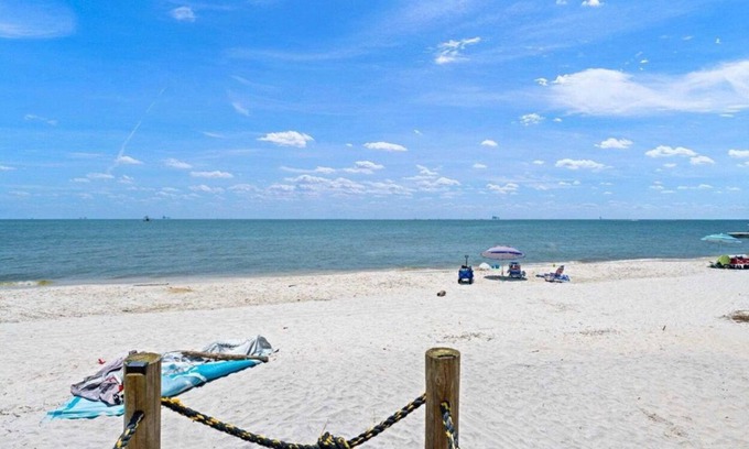 Dauphin Island Condo | Beach Front Dauphin Island - Large Condo Sleeps 6 Dauphin Surf Club