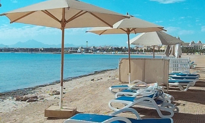 Village Road Apartment | Beach front flat with sea view in Sahl Hasheesh, Hurghada,