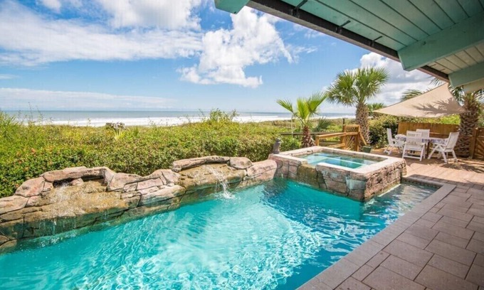 Crescent Beach House | Beach Front,Heated Pool,Spa, Beach Views, Umbrella+Lounger for beach, Balconies