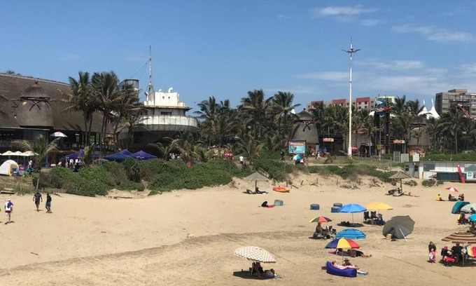 South Beach Apartment | Beach Front Holiday Apartment-Tenbury