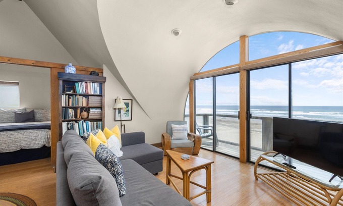 Oceano House | Beach Front House On The Strand. Sleeps 8