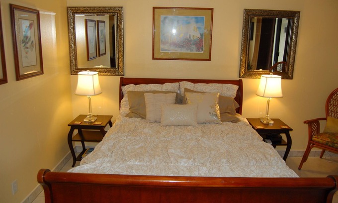 Williams Town Condo | Beach Front Studio For Rent in Freeport Grand Bahamas , Port Lucaya