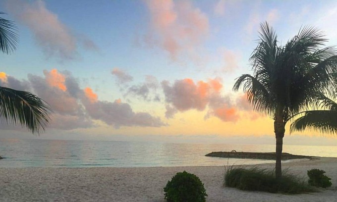 Palm Cay Villa | Beach front Villa , with private pool and beach , grille paddle board !!!!!