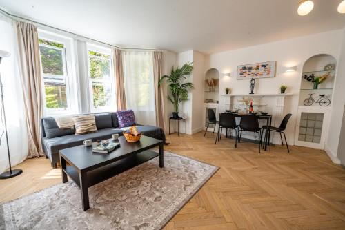 Eastbourne Seafront Apartment | Beach Getaway