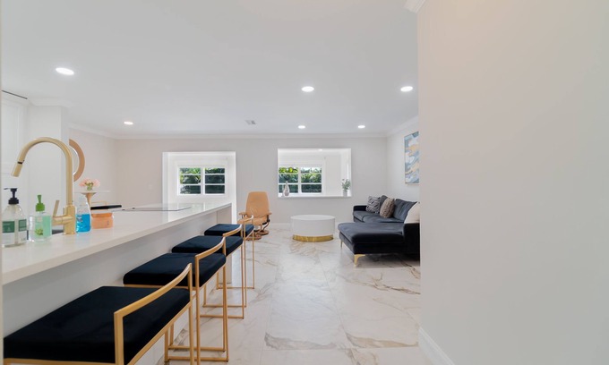 North Palm Beach House | Beach Getaway